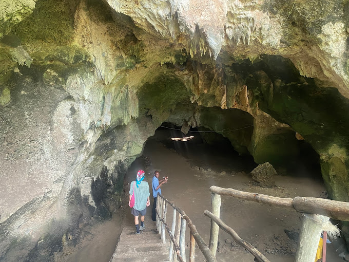 Three sisters caves