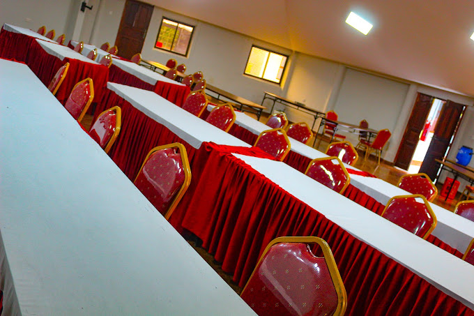 Holiday Premier Hotel