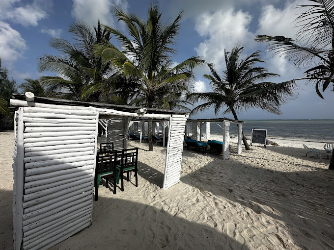 Malaika beach Sunbeds & Restaurant