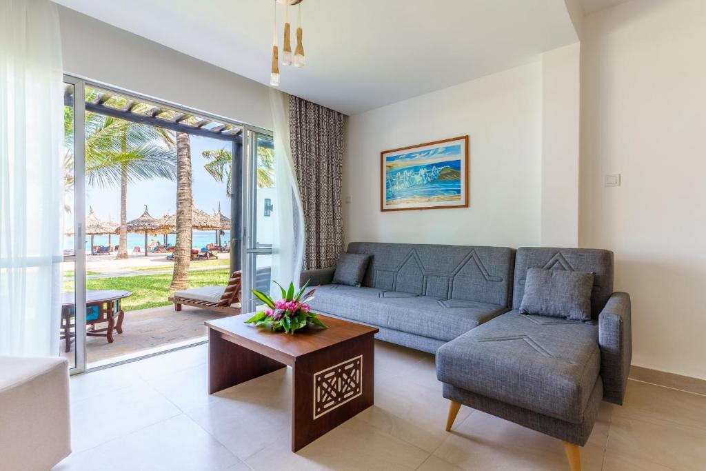 Southern Palms Beach Resort