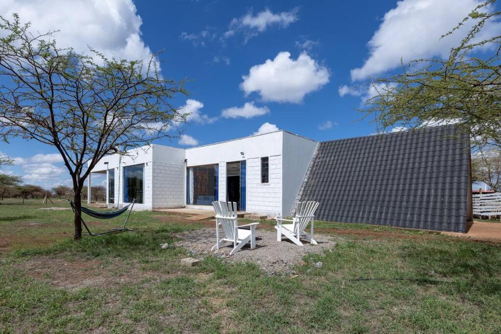 Amboseli Glass House