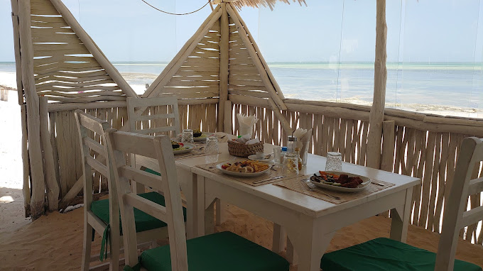 Malaika beach Sunbeds & Restaurant