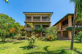 Tombo House
