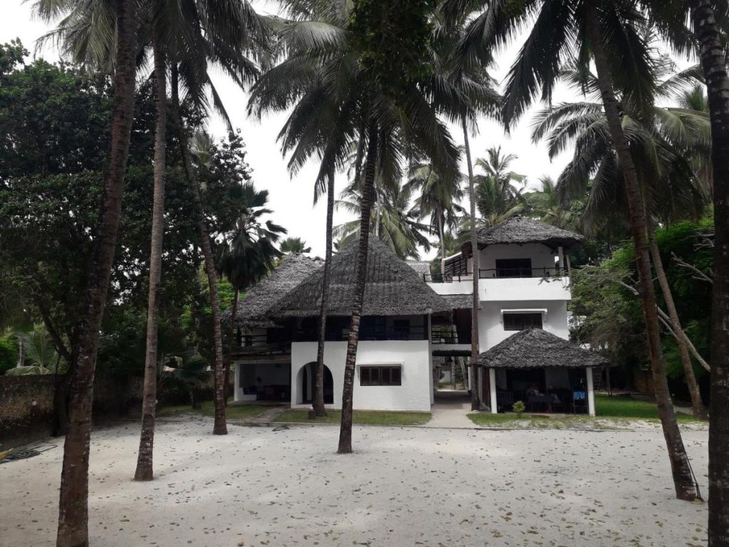 Kusini Beach Cottages