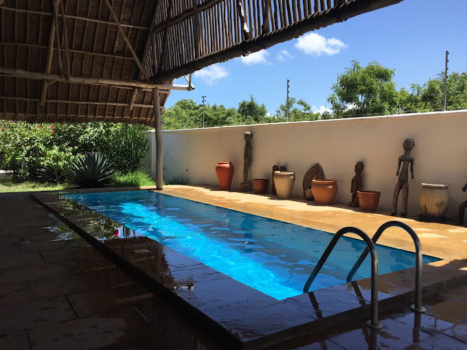 Makuti House