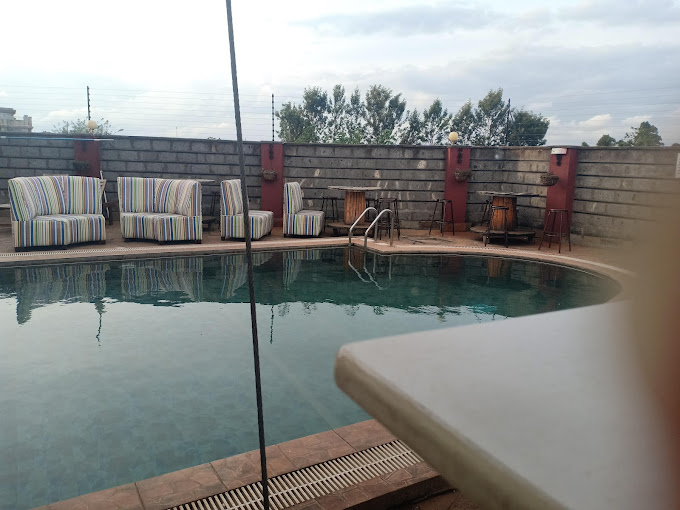 Sip and Dip Bistro
