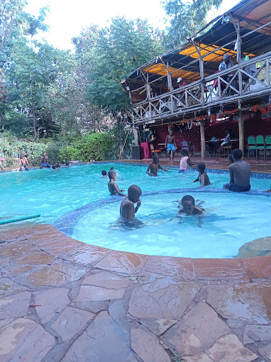 Mak5 Resort