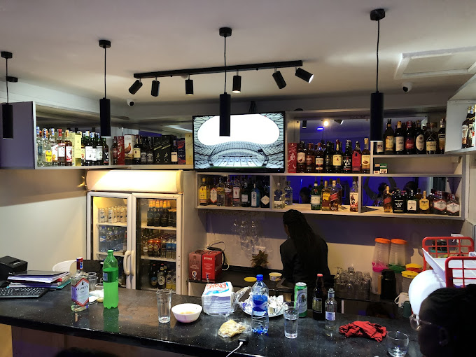 CE LA VIE BAR & GRILL