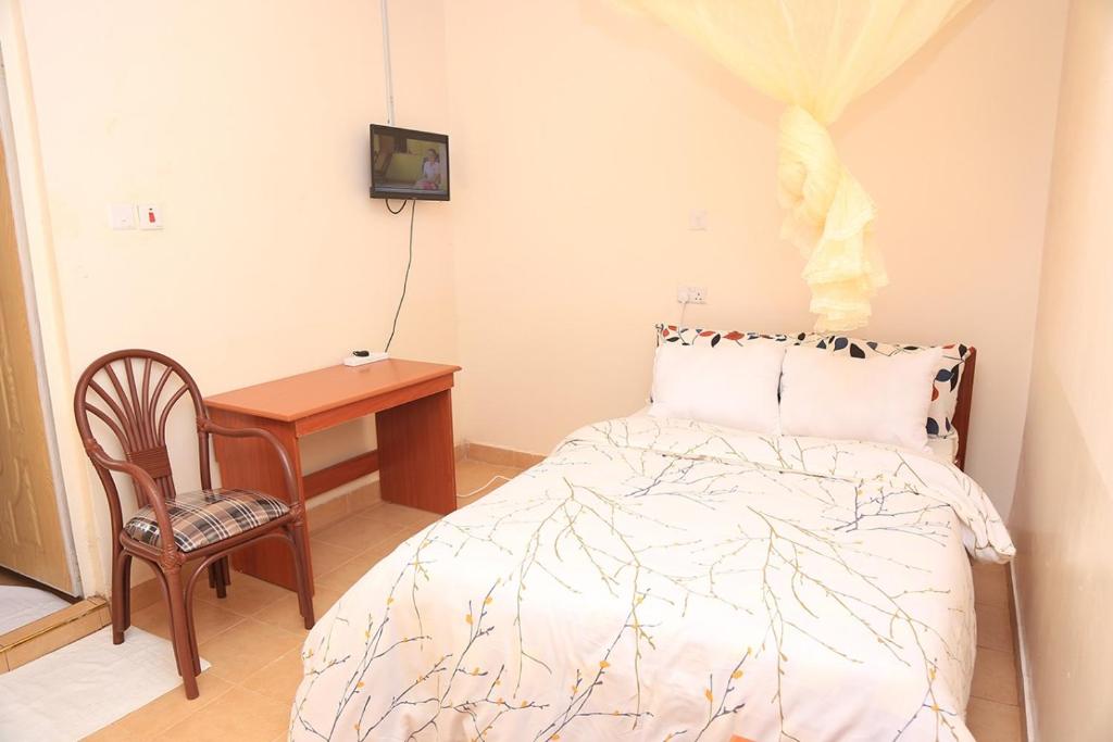 THE 4 J’S Bed and Breakfast Emali