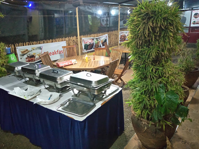 LA-PAZ Restaurant