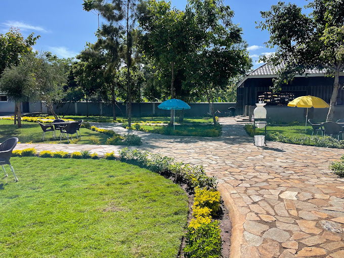 La Moderna Resort