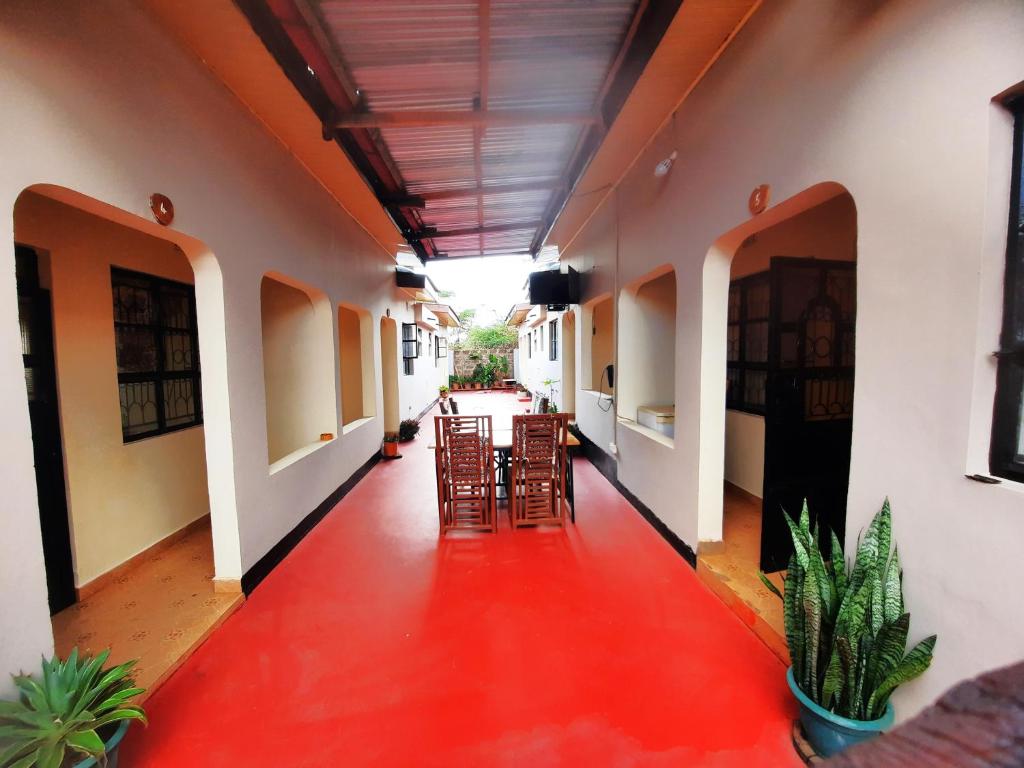 Hillsgate Home
