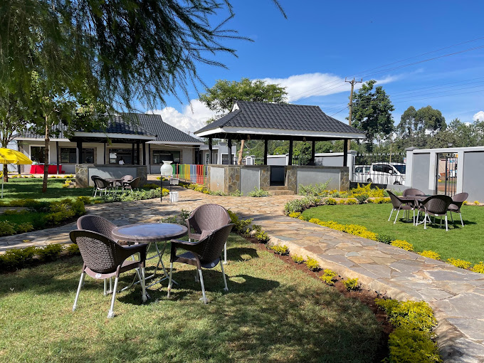 La Moderna Resort
