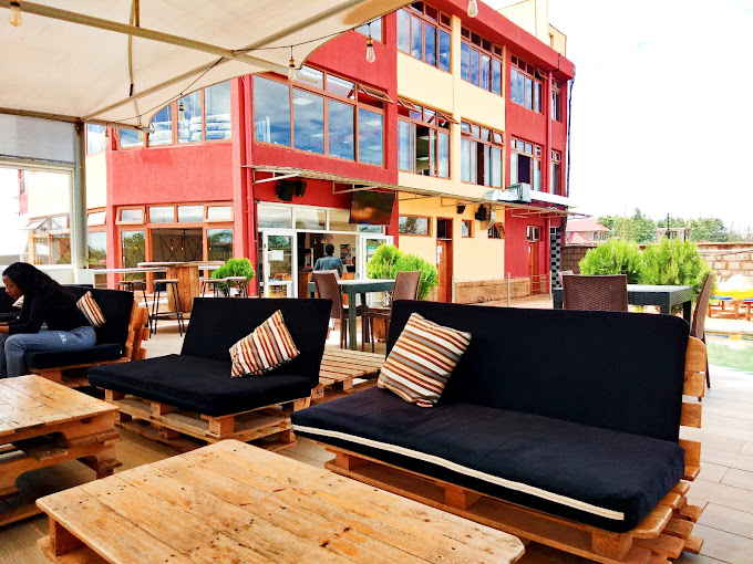 Sip and Dip Bistro