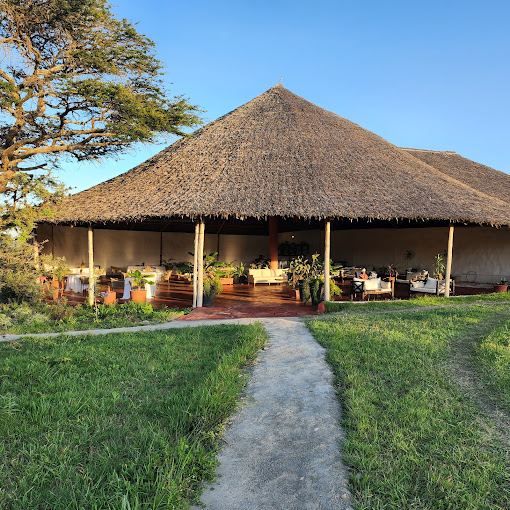 The olmeut lodge