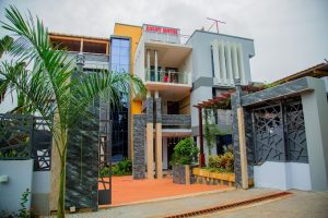 Aniny Hotel