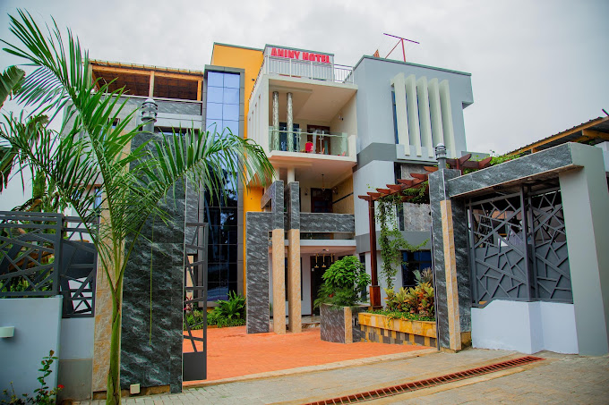 Aniny Hotel