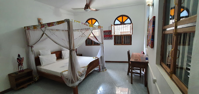 Karibu Inn