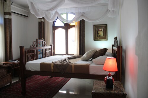 Alminar Hotel