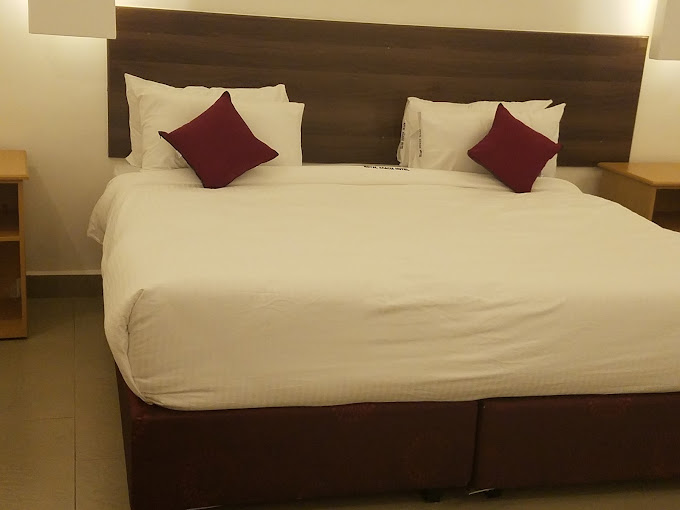 Royal Acacia Hotel