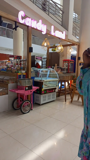 Michenzani Mall