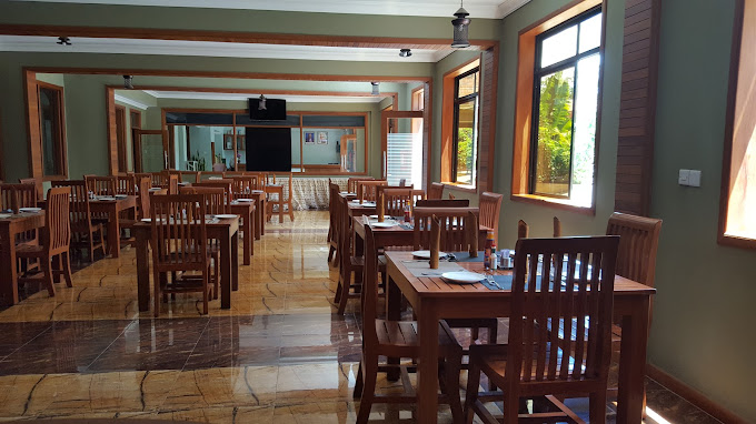 Summit Lodge
