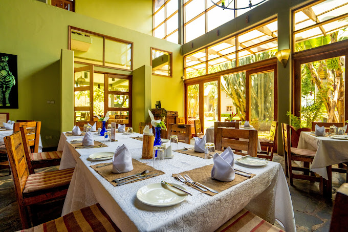Weru Weru River Lodge