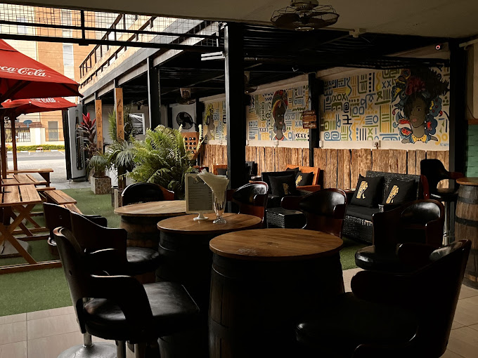 Q-Bar & Guest House
