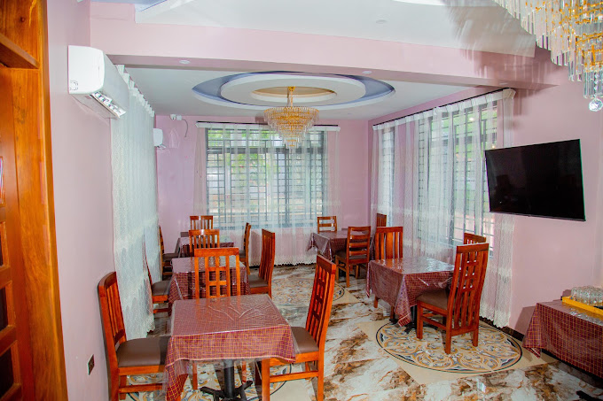 Aniny Hotel