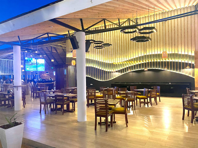 Giraffe Beach Hotel