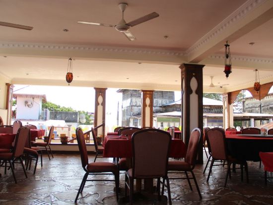 Alminar Hotel