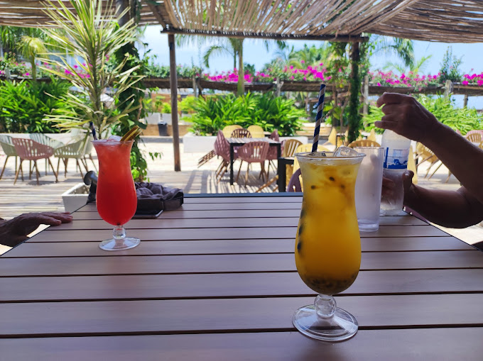 Giraffe Beach Hotel