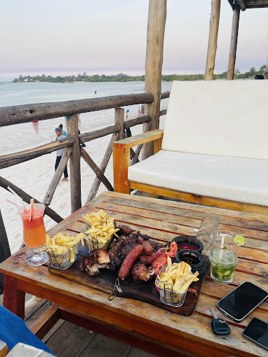COCOMAS BEACH CLUB