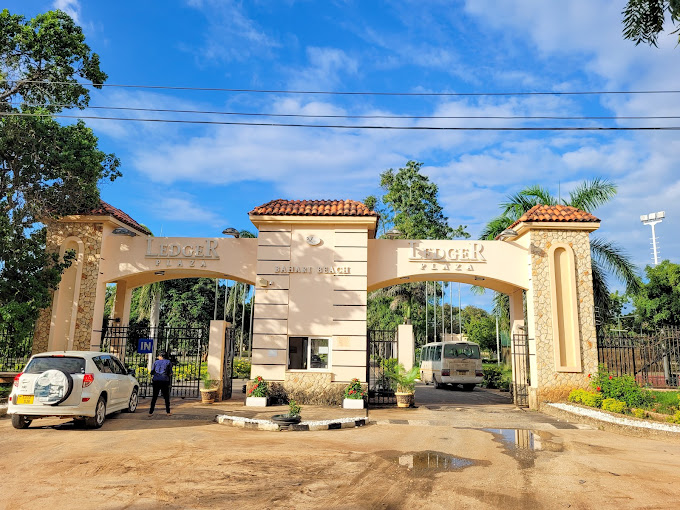 Ledger Plaza Bahari Beach Hotel