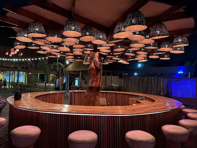 COCOMAS BEACH CLUB