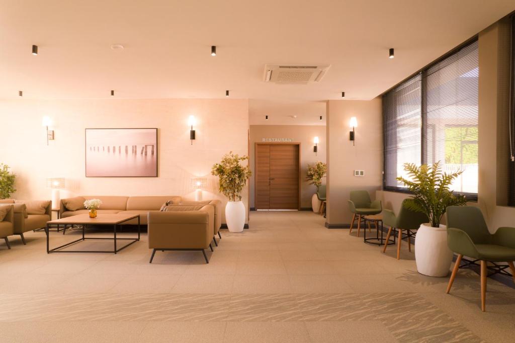 NEW AMAAN HOTEL