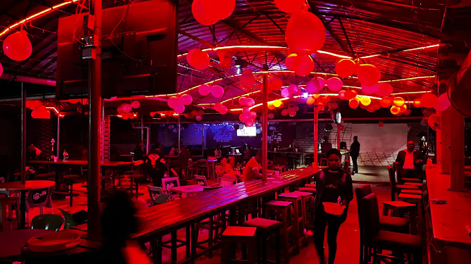 Amuzz Bar and Grill