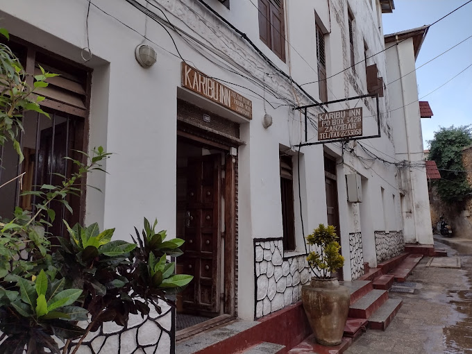 Karibu Inn