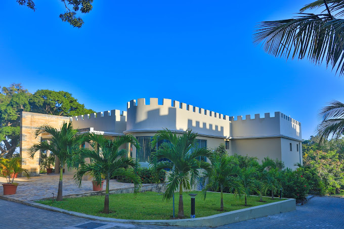 Ngalawa Hotel & Resort