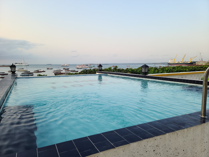 Tembo House Hotel