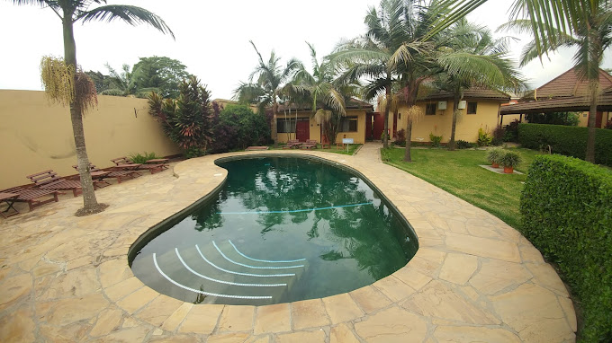 Ahadi Lodge