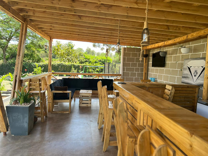 Almasi Lounge