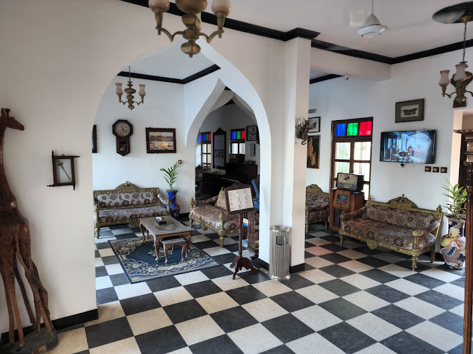 Tembo House Hotel