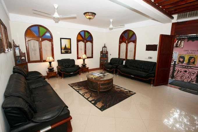 Alminar Hotel