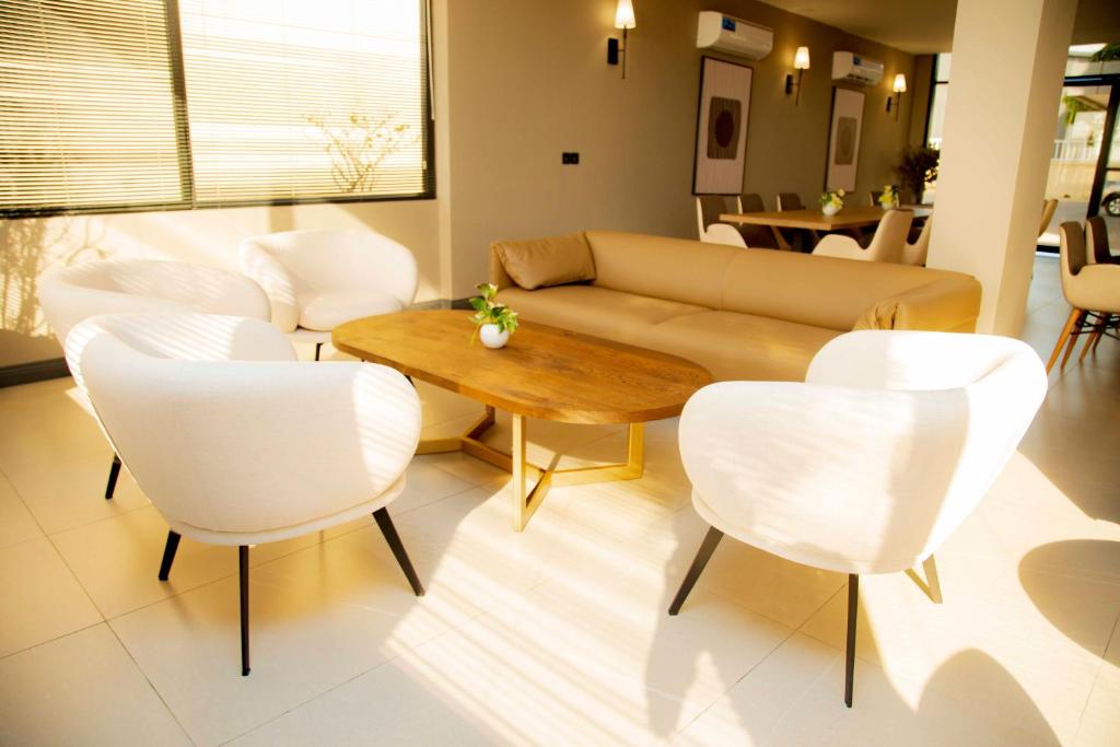 NEW AMAAN HOTEL
