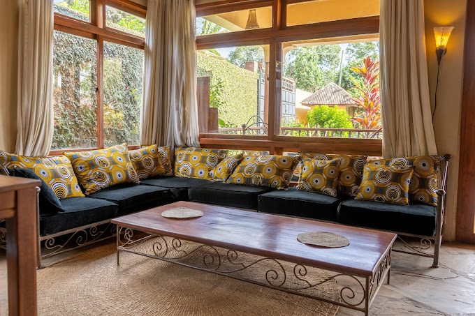 Ahadi Lodge