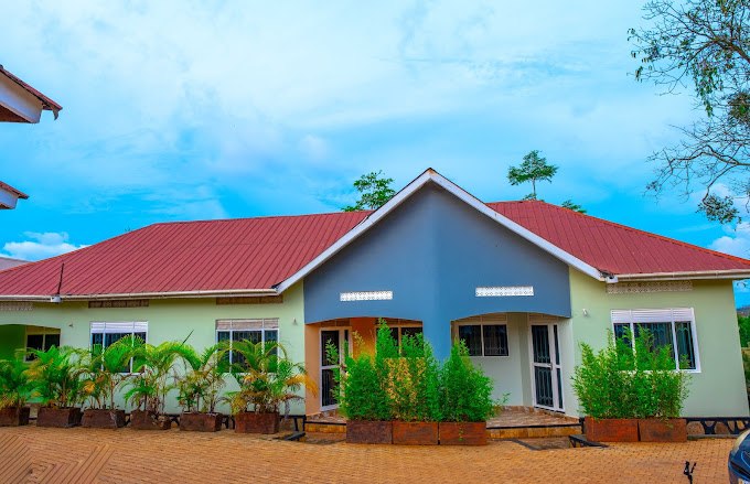 Airport Shoebill Hotel