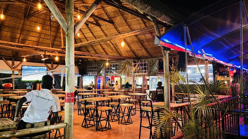 D Plus Bar & Lounge