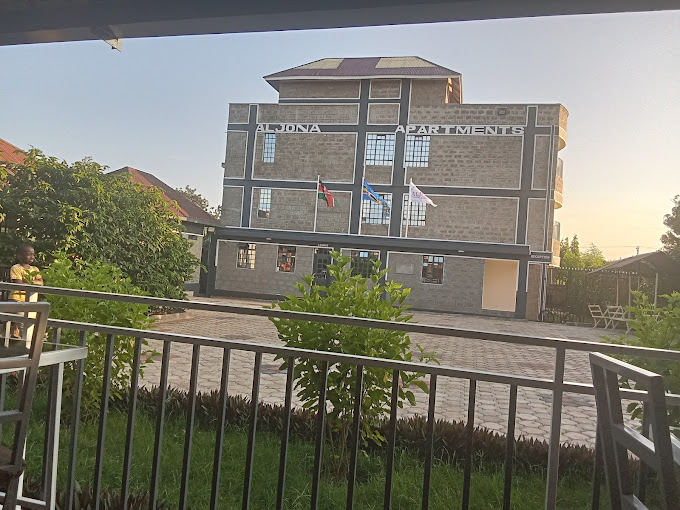 Aljona Apartments (Airbnb) & Hotel
