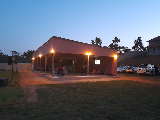 Life Beach Hotel and Restaurant